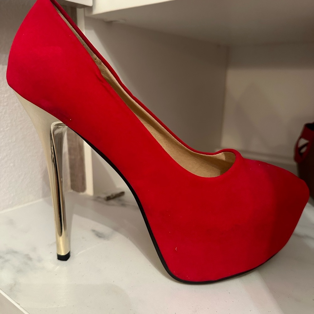 Sexy red platforms with gold heel